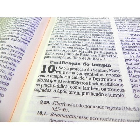 Cod: 1193 - Bíblia Ilustrada luxo - Grande - Branca
