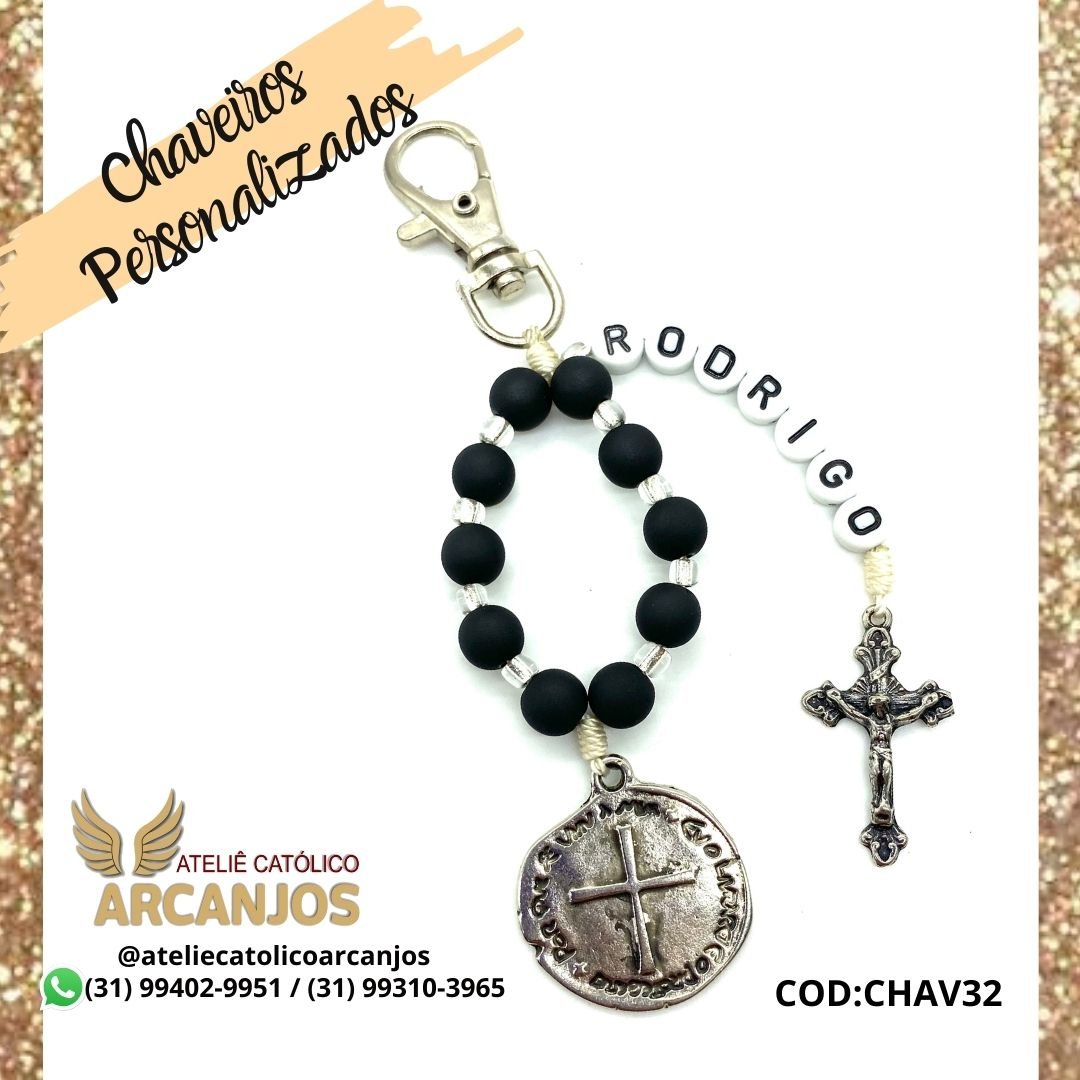 Cod:CHAV32-Chaveiro Personalizado-Preto Embo 1 nome ( Letra Preta c/ fundo branco redonda) -Medalha Duas Cruzes
