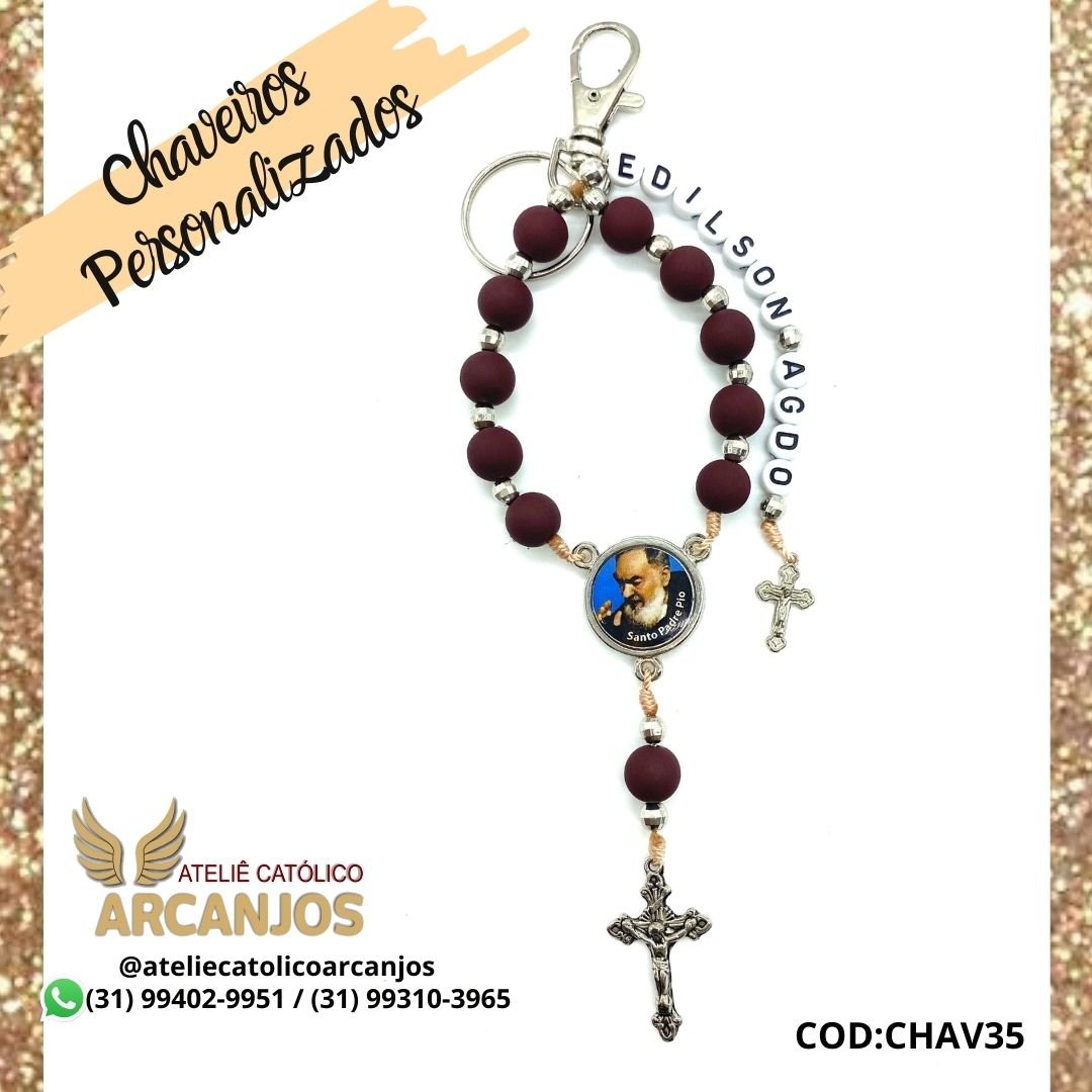 Cod:CHAV35-Chaveiro Personalizado-Marron Avermelhado 1 nome ( Letra Preta c/ fundo branco redonda)-Medalha Ateliê