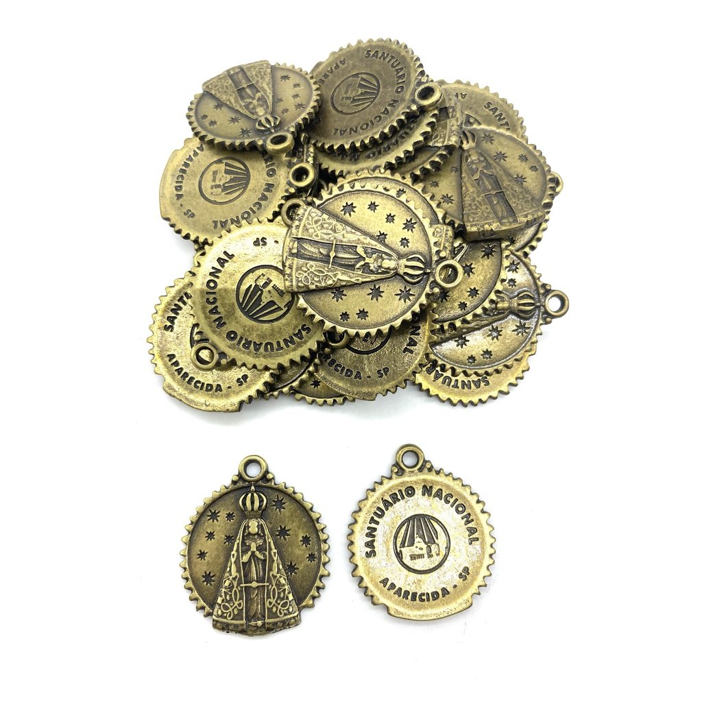 CRUZ RESINADA EM COR - COD:4031 Resina Branca 5,5CM X 3,2CM