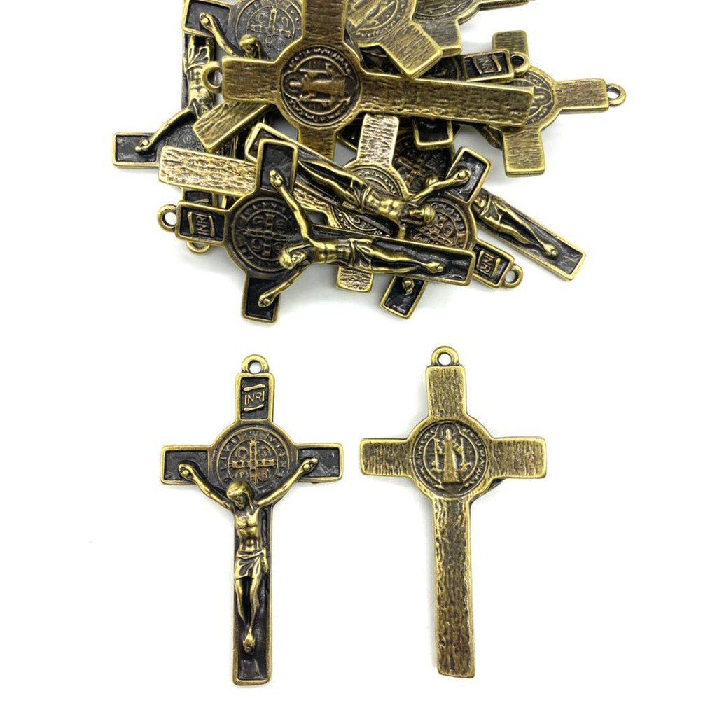 CRUZ RESINADA EM COR - COD:4031 Resina Branca 5,5CM X 3,2CM