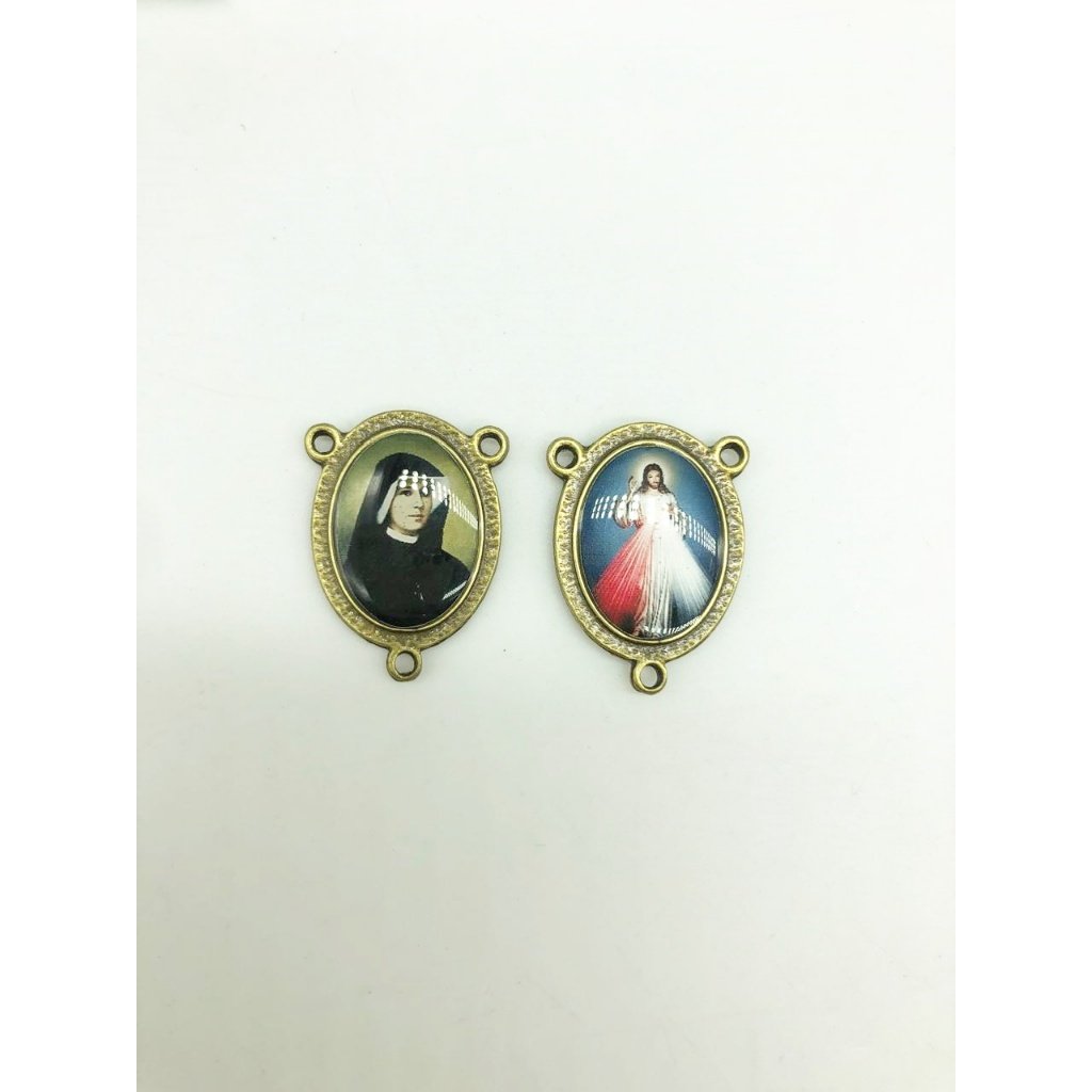 Entremeio Resinado - Oval - Jesus Misericordioso / Snta fautina Ouro Velho 2,9x2,2(Pct 5 pçs)