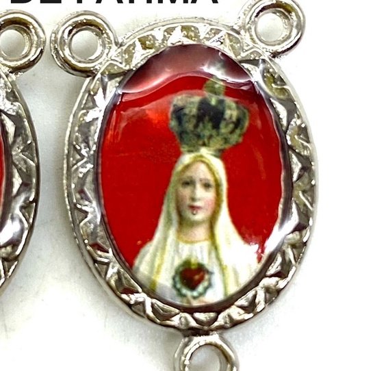 Entremeio Resinado 33- Nossa Senhora de Fátima - fundo vermelho - p Terço:(PCT C/ 5) 2,3cm X 1,4 cm
