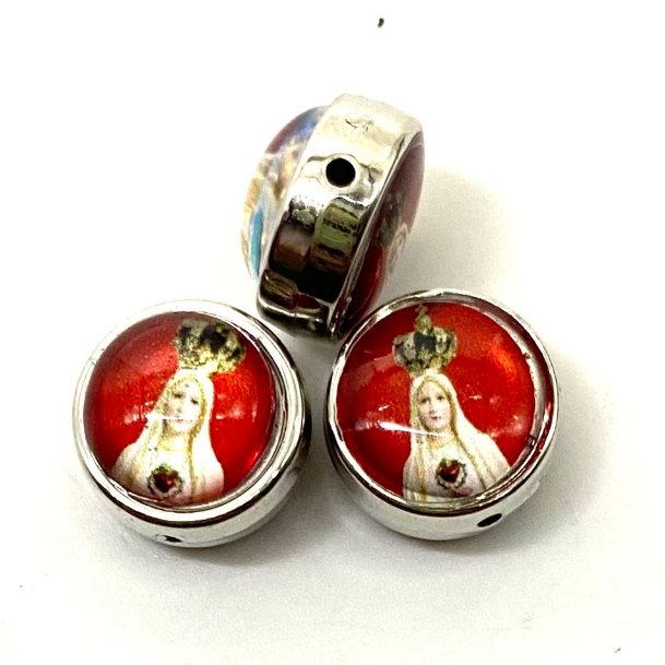 Passante 33 Nossa Senhora de Fátima Fundo Vermelho ( Pacote ) - Resinado - 1,2 cm X 0,74 cm